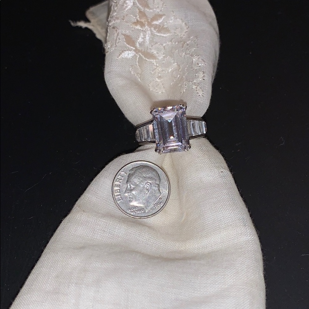 Ring - Picture 4 of 4
